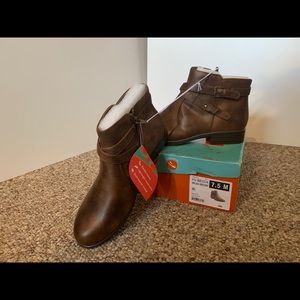 Yu Becca Brown Boots